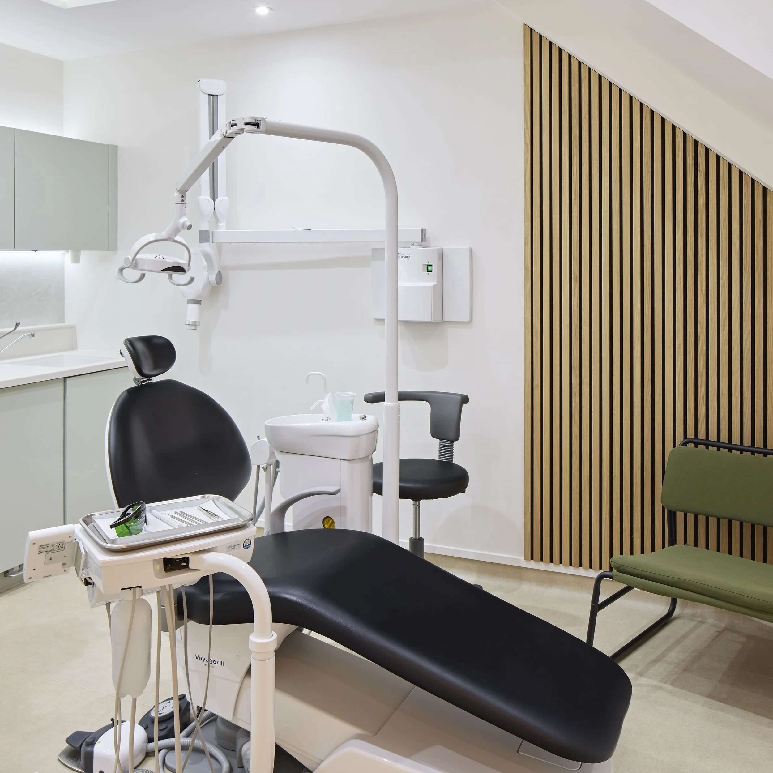 DENTAL 107歯科医院のデザイン… WORKS DESIGN CLINIC DENTAL CLINIC 107歯科医院のデザインと最新経営参考データ集 WORKS DESIGN アート・デザイン・音楽